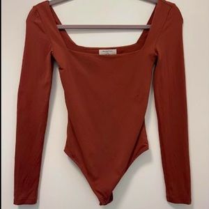 ARITZIA Babaton contour bodysuit (XXS)